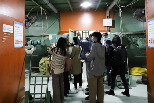 六大媒体齐聚兰帛杭州工厂 揭秘一条五星级酒店羽绒被的前世今生